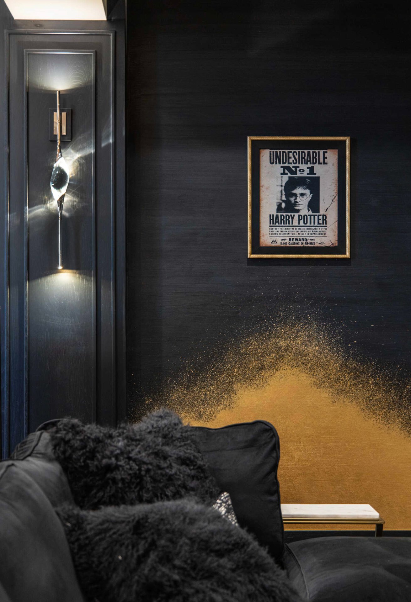 Il Pezzo 12 Wall Sconce in nickel on midnight-blue boiserie with gilded details, The Baccarat