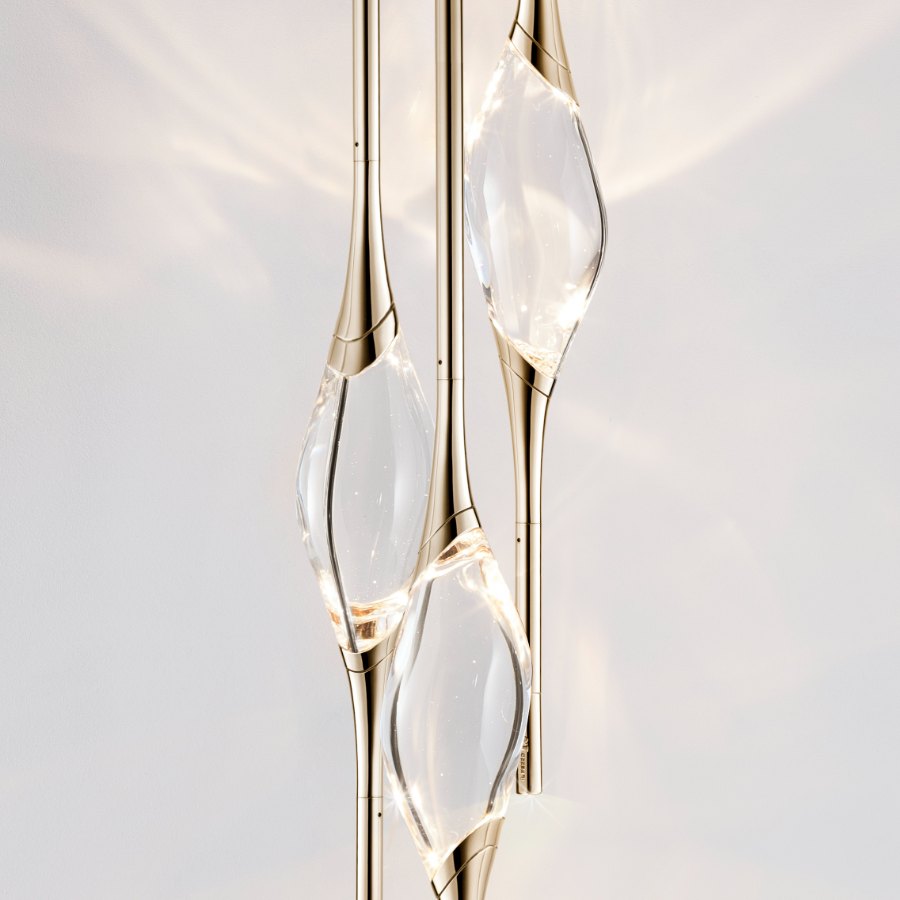 Gold finish on Il Pezzo 12 Chandelier
