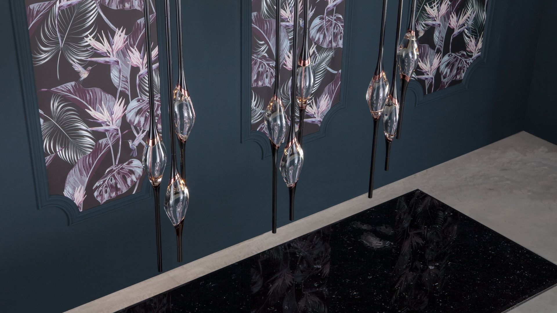 Il Pezzo 12 Round Chandelier, switched off, over the Il Pezzo 8 marble table