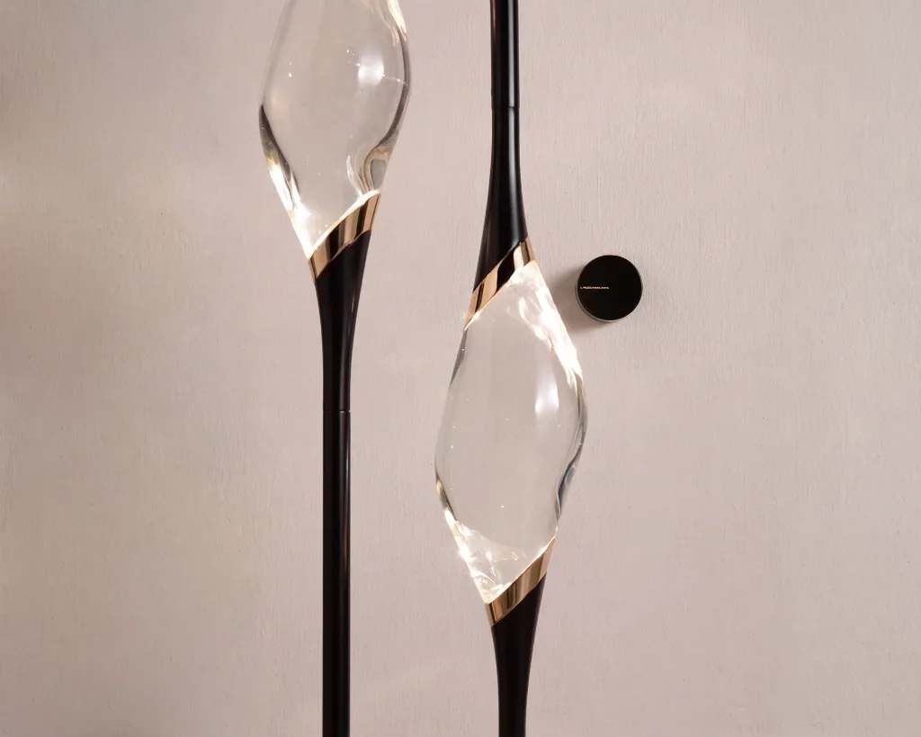 il-pezzo-12-floor-lamp-black-gold-detail-crystals.webp
